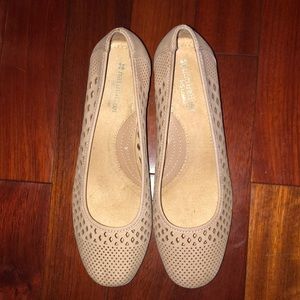 naturalizer brina wedge pump